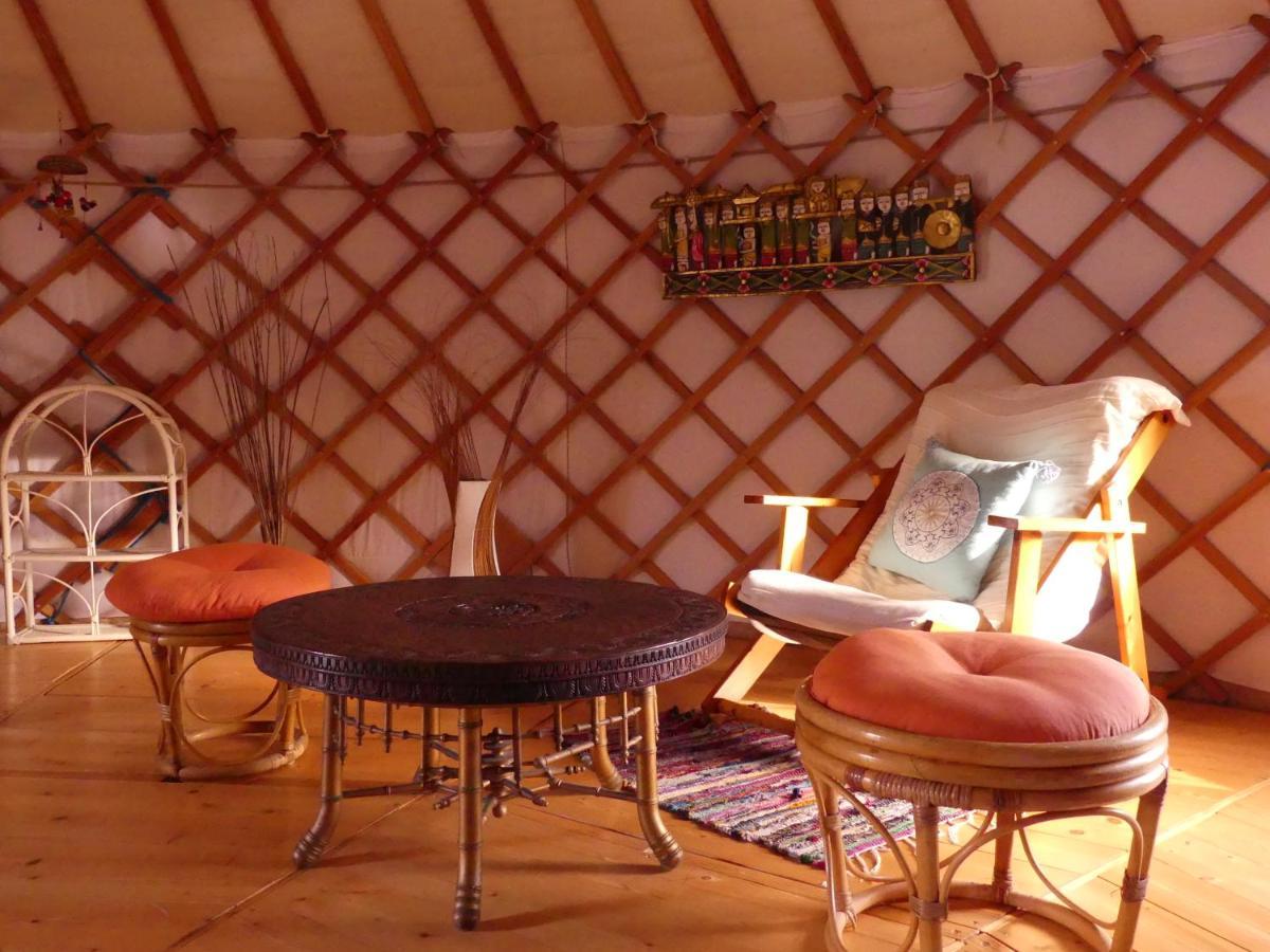 Les Yourtes D'Hotes Plouguiel Ngoại thất bức ảnh