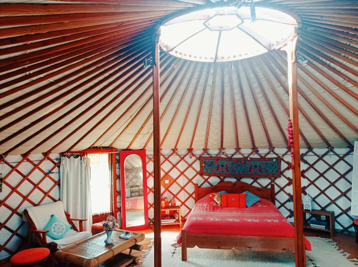 Les Yourtes D'Hotes Plouguiel Ngoại thất bức ảnh